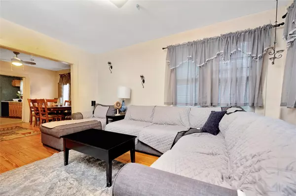 Farmingdale, NY 11735,32 Elizabeth ST