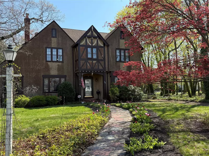 38 W. Roe BLVD, Patchogue, NY 11772