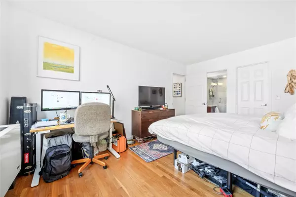 Brooklyn, NY 11217,556 State