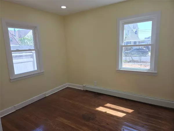 West Hempstead, NY 11552,179 Fairlawn Ave
