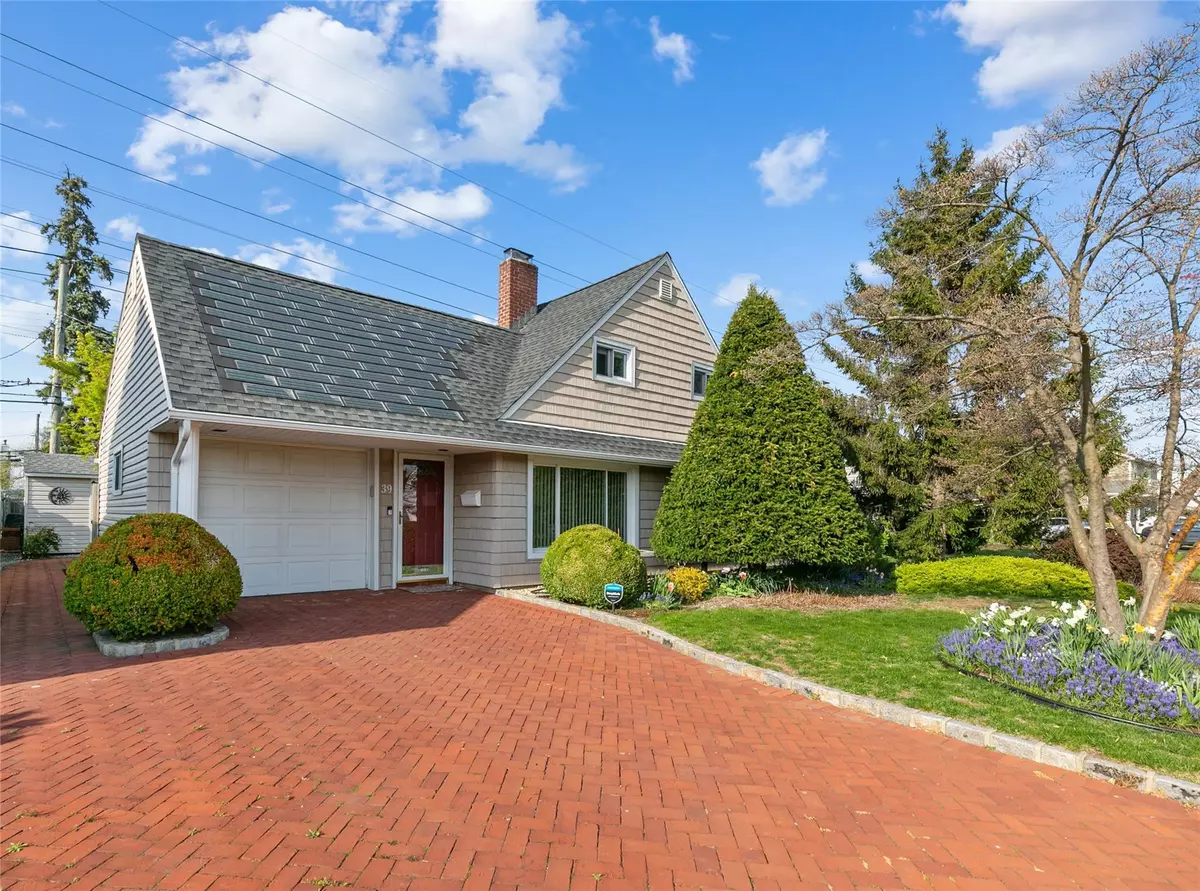 Levittown, NY 11756,39 Mallard RD