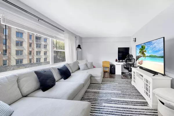 Bronx, NY 10463,3130 Irwin AVE #2C