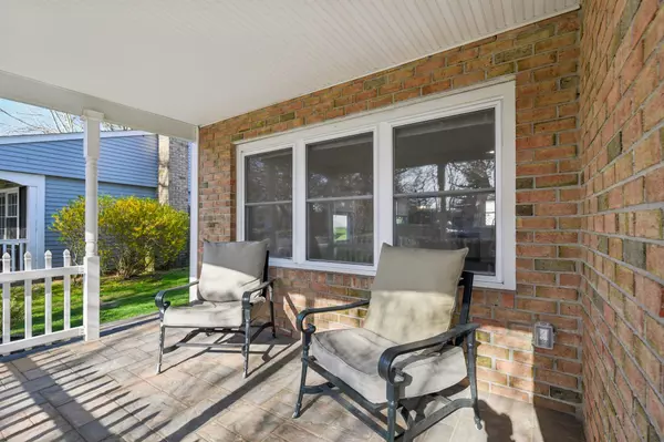Ridge, NY 11961,156 Laurance LN