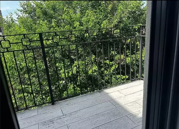 Astoria, NY 11106,14-40 31st AVE #3R