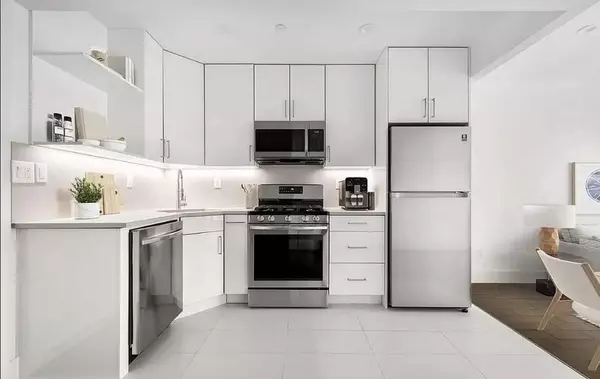 Astoria, NY 11106,14-40 31st AVE #3R