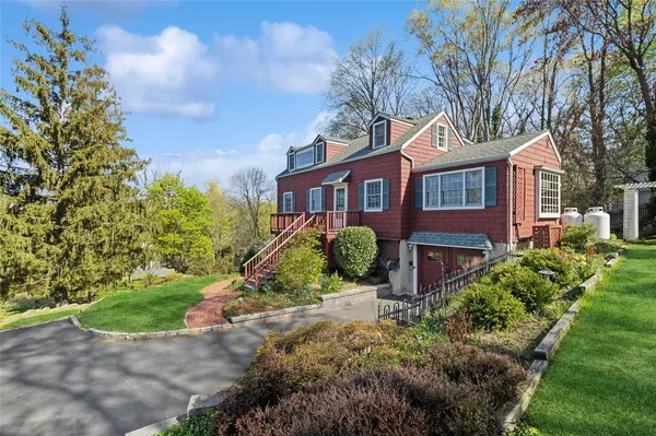 East Setauket, NY 11733,15 Wainscott LN