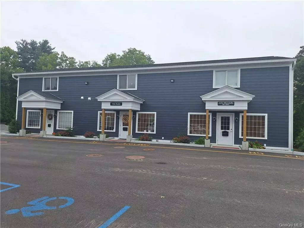 Red Hook, NY 12571,7476 S Broadway