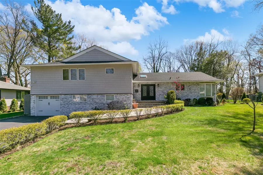 22 Olive ST, Great Neck, NY 11020