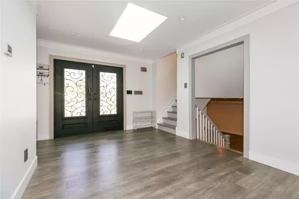 Great Neck, NY 11020,22 Olive ST