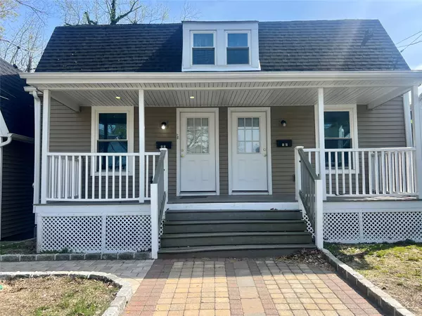 52 Underhill AVE, Locust Valley, NY 11560