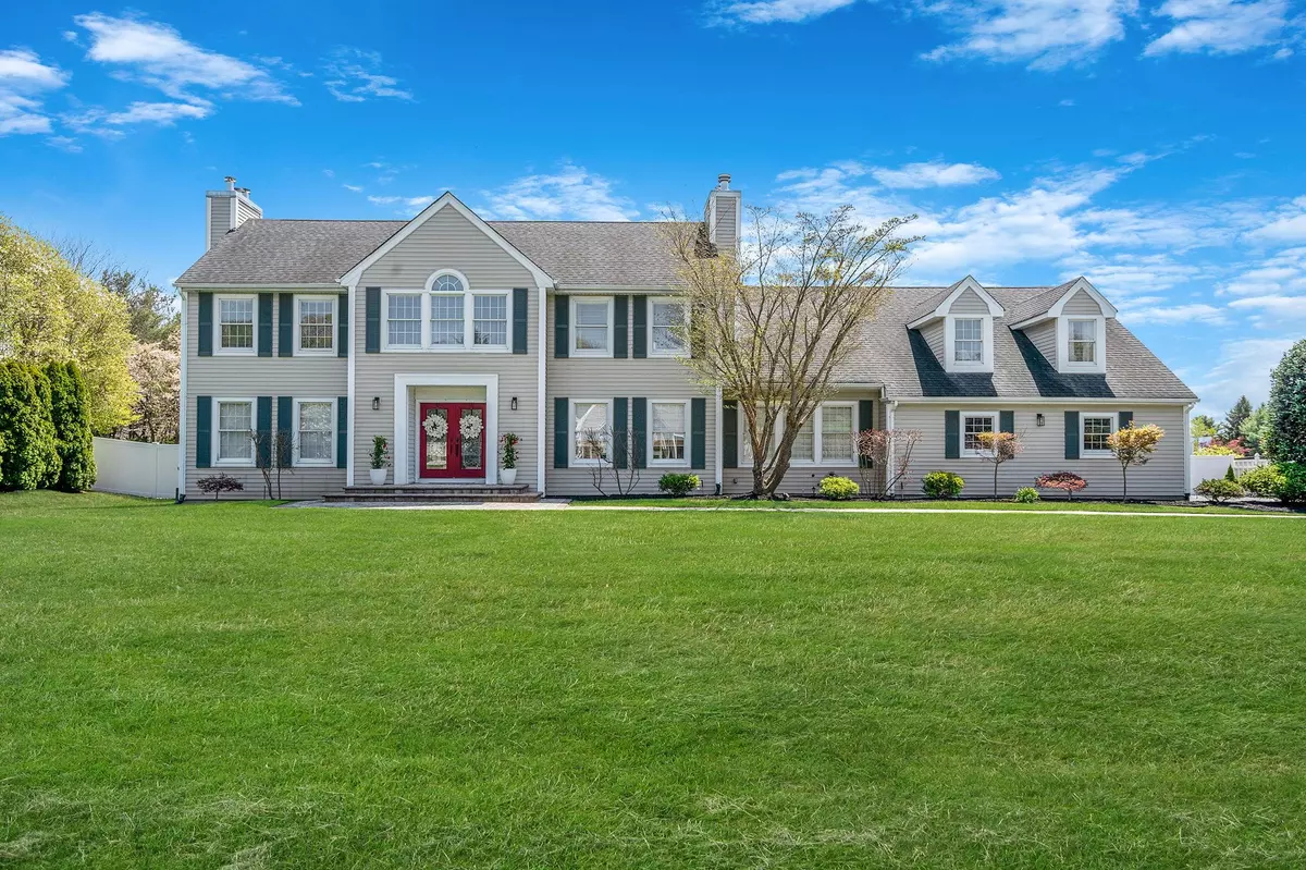 Miller Place, NY 11764,2 Field LN