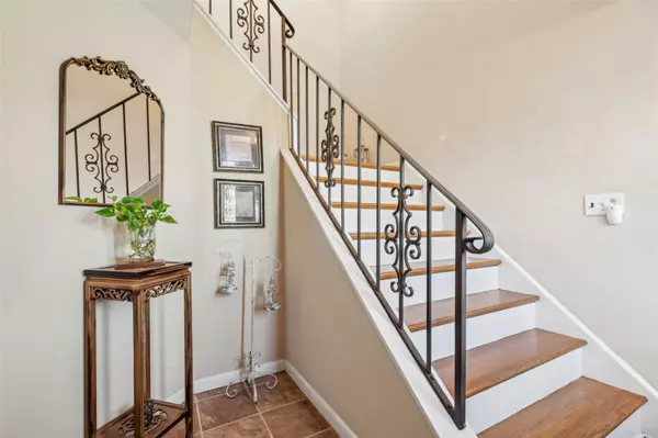 Locust Valley, NY 11560,7 Avenue B