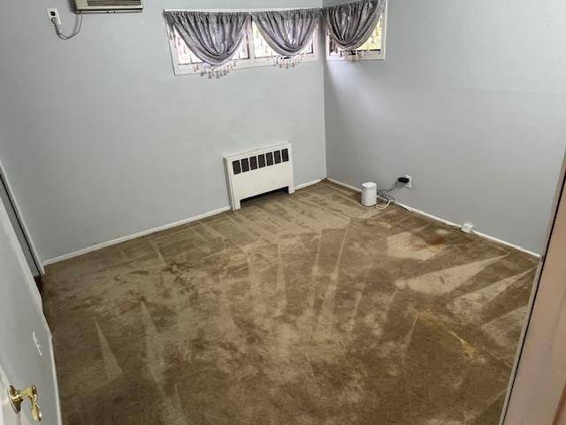 North Babylon, NY 11703,31 Mell DR