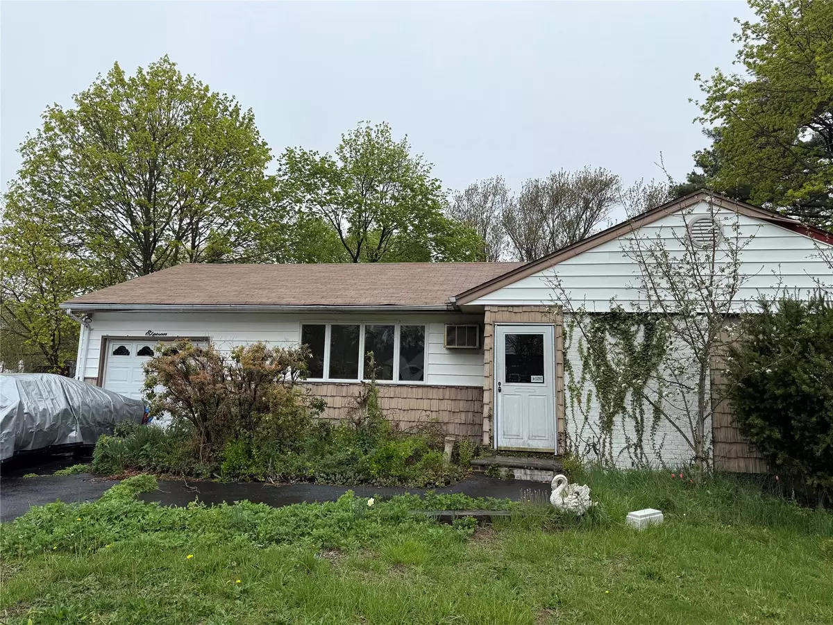 Brentwood, NY 11717,11 Columbus AVE