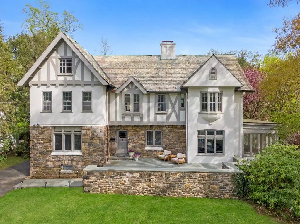 Scarsdale, NY 10583,68 Greenacres AVE