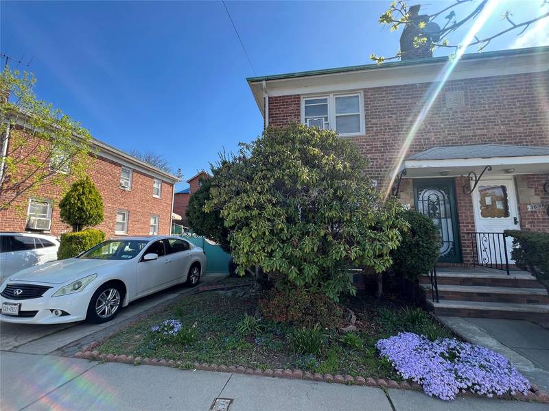36-09 200 ST, Bayside, NY 11361