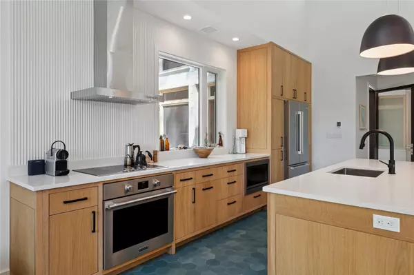 Southold, NY 11971,6710 Soundview AVE