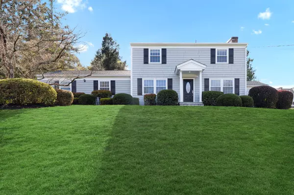 19 Courtmel RD, Mount Kisco, NY 10549
