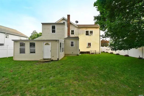 Glen Cove, NY 11542,24 Prospect AVE
