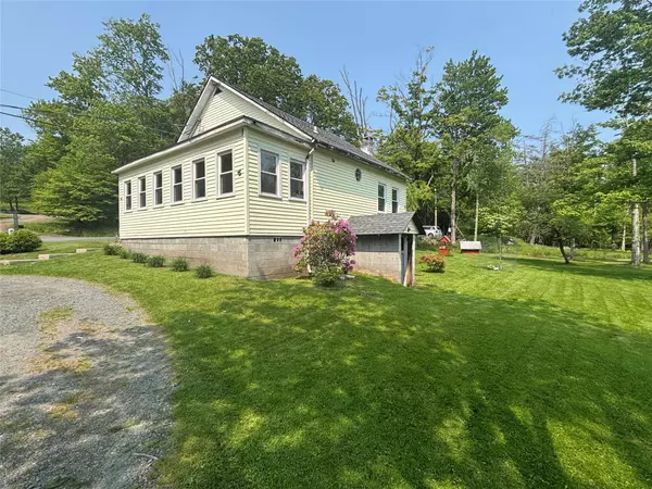 Woodbourne, NY 12788,466 Rose RD