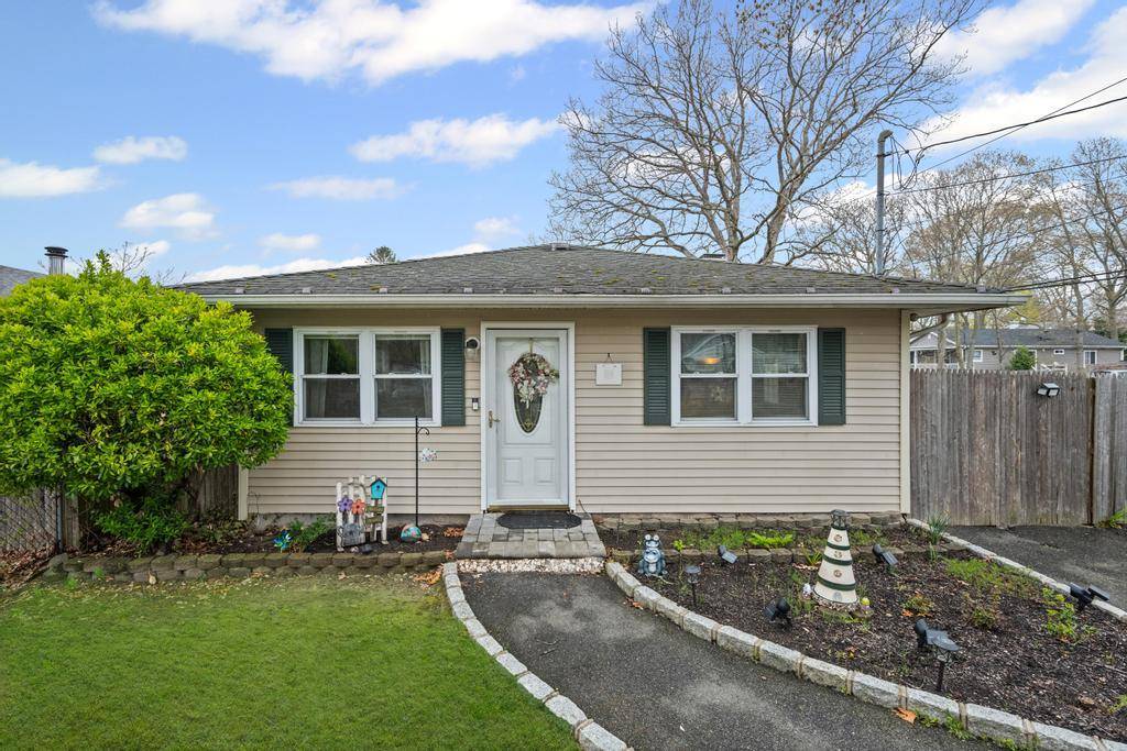 133 Parkwood DR, Shirley, NY 11967
