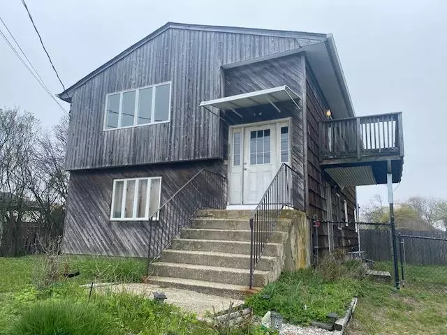 Shirley, NY 11967,83 Grandview DR