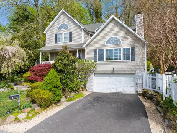 Oyster Bay, NY 11771,14 Fairview LN