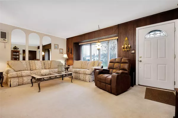 Farmingdale, NY 11735,21 Lee DR