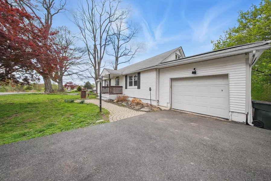 83 Woodcock Mtn RD, Washingtonville, NY 10992