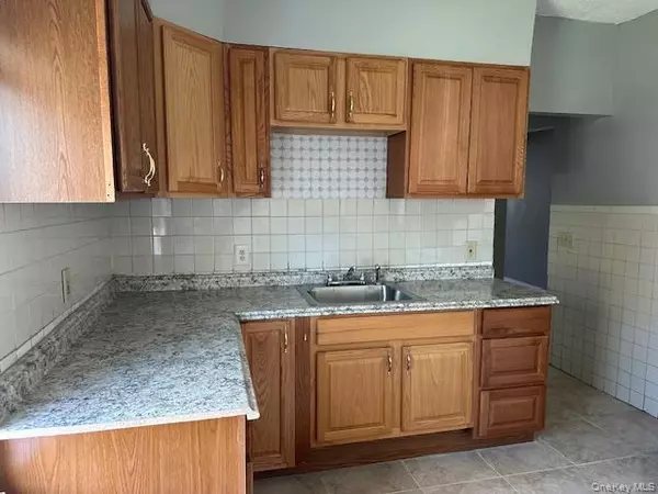 Poughkeepsie, NY 12601,120 South AVE