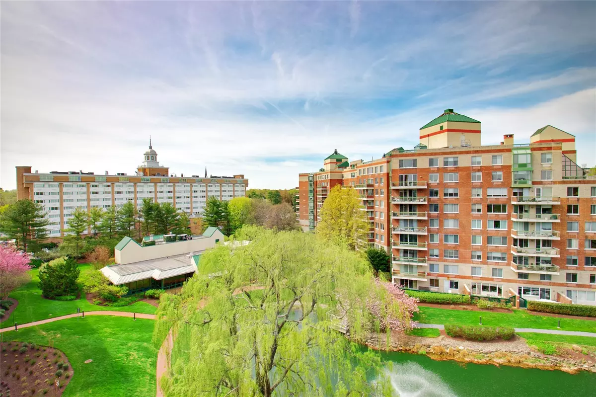 Garden City, NY 11530,100 Hilton AVE #710E