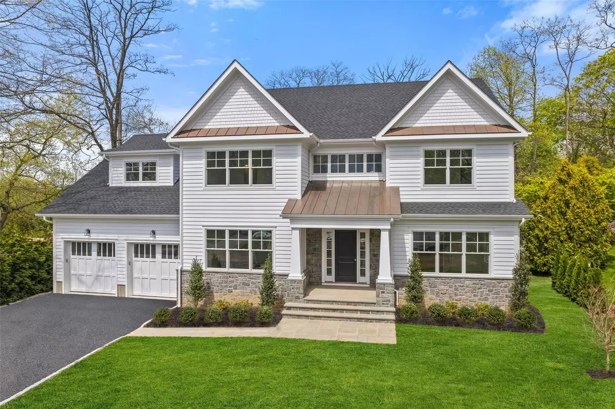 Scarsdale, NY 10583,20 Carthage LN