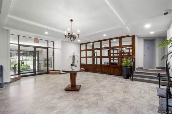 Port Chester, NY 10573,325 King ST #4D