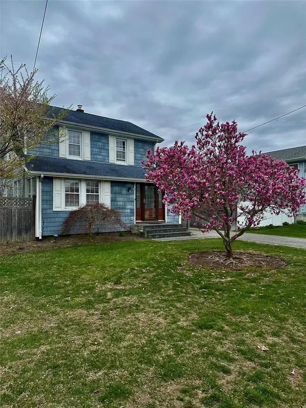 106 Roosevelt AVE, Sayville, NY 11782