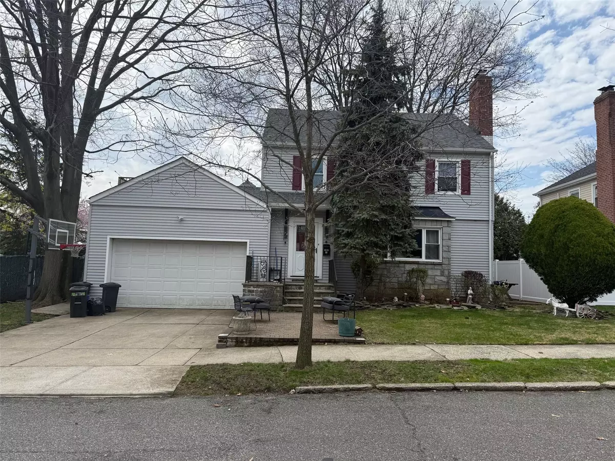 Oakland Gardens, NY 11364,78-44 220th ST