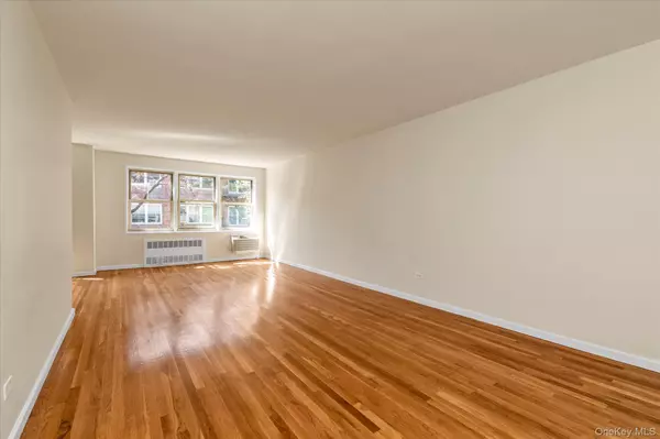Elmhurst, NY 11373,92-30 56th Ave #5N