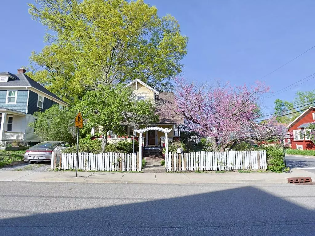 Beacon, NY 12508,28 Oak ST