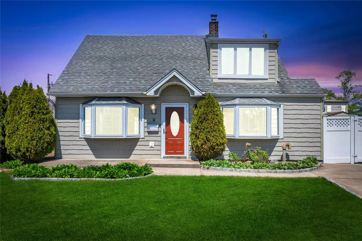 Levittown, NY 11756,9 Snapdragon LN