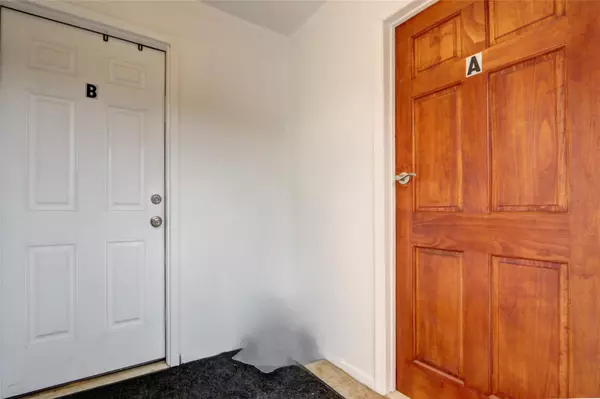 Syosset, NY 11791,176 Jackson AVE
