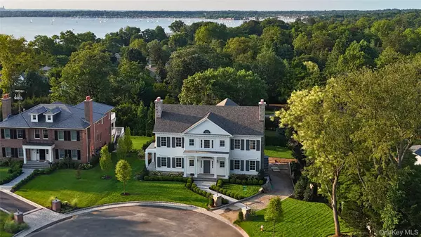 Manhasset, NY 11030,27 Round Hill CT