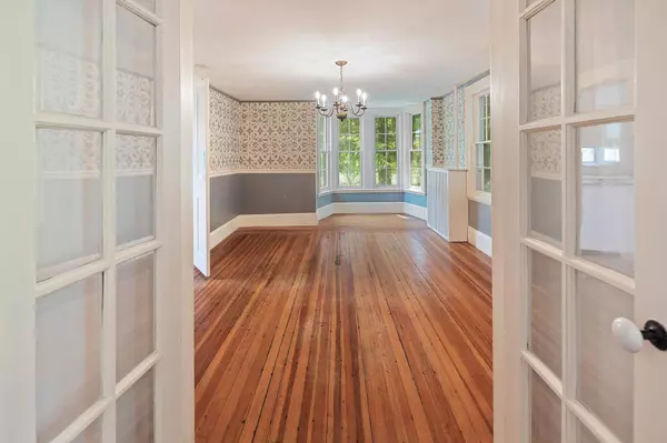 Pleasantville, NY 10570,27 Bedford RD