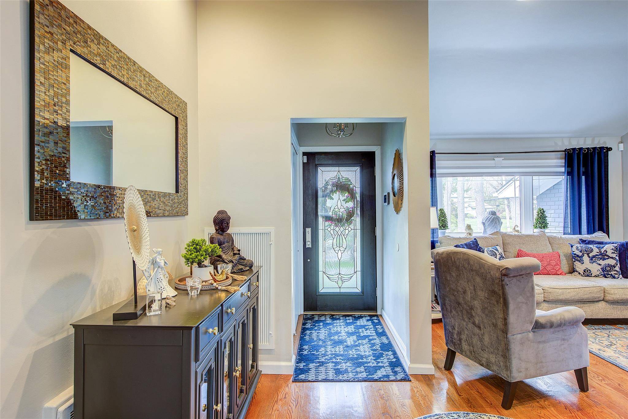 Dix Hills, NY 11746,460 Wolf Hill RD