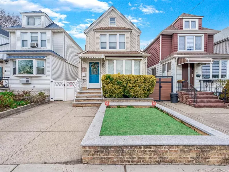 7846 64th PL, Glendale, NY 11385