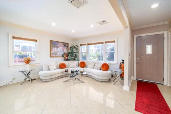 Oceanside, NY 11572,3530 Long Beach RD #65