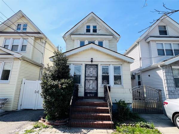 Rego Park, NY 11374,8707 Eliot AVE