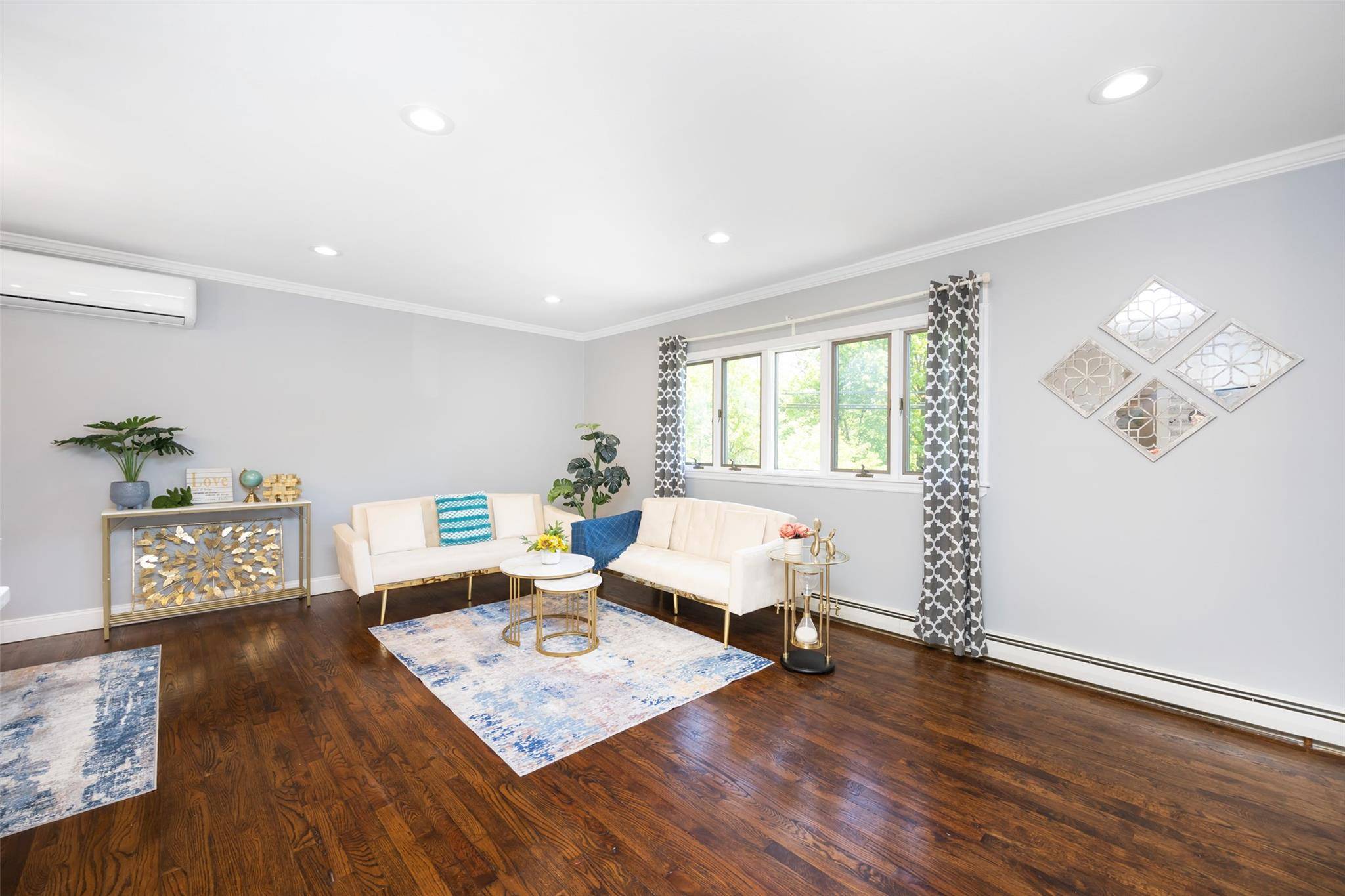 Syosset, NY 11791,30 Devine AVE