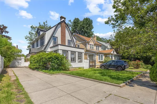 Flushing, NY 11358,47-18 163 ST