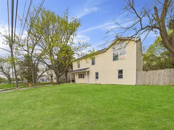 Bellport, NY 11713,613 Bourdois AVE