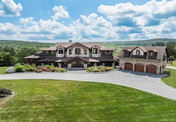 Pleasant Valley, NY 12569,165 Drake RD