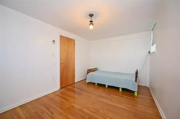 Whitestone, NY 11357,1918 Utopia Pkwy